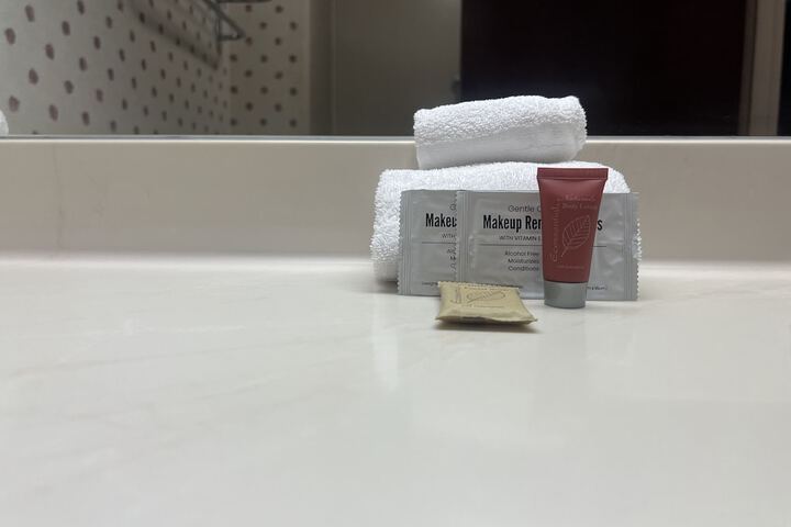 2 Queen Beds (8 of 11)