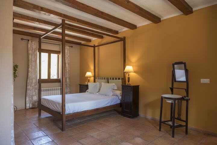 Room 15 of 36
