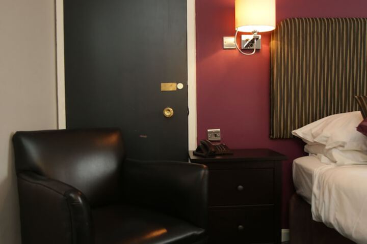 Room 40 of 105