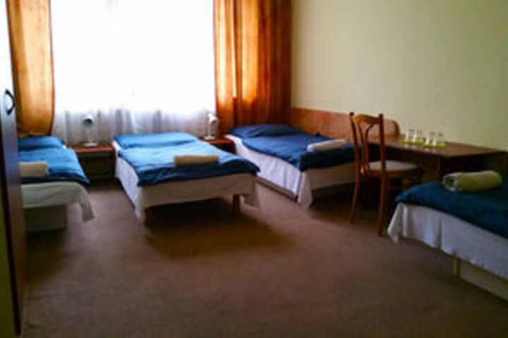 Room 9 of 10
