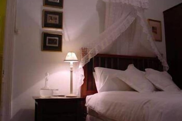 Room 3 of 28