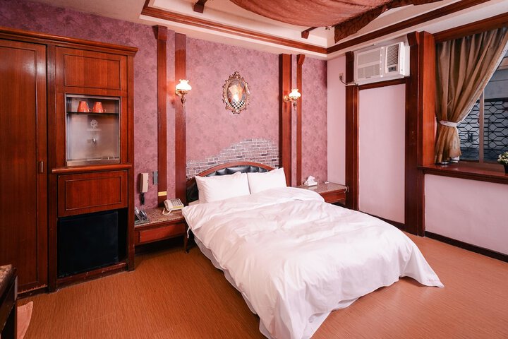 Room 50 of 97