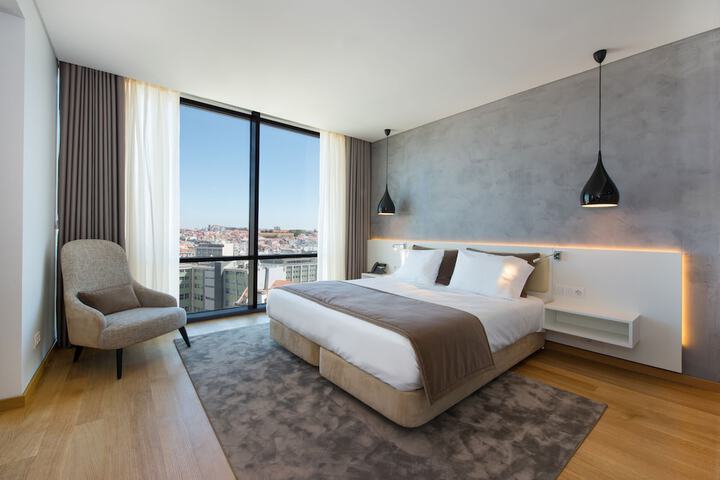 Room 28 of 91
