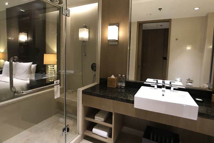 Room 26 of 68