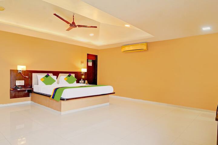 Room 10 of 34