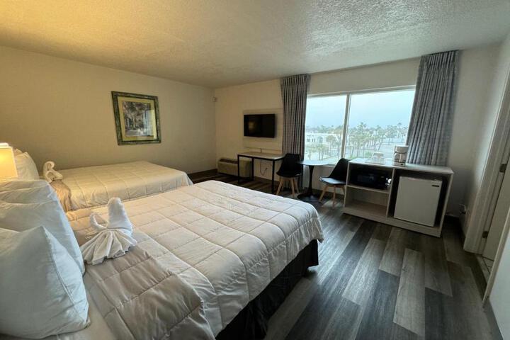 City Room 2 Queen Beds City View (15 of 20)
