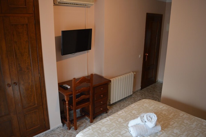 Room 11 of 43
