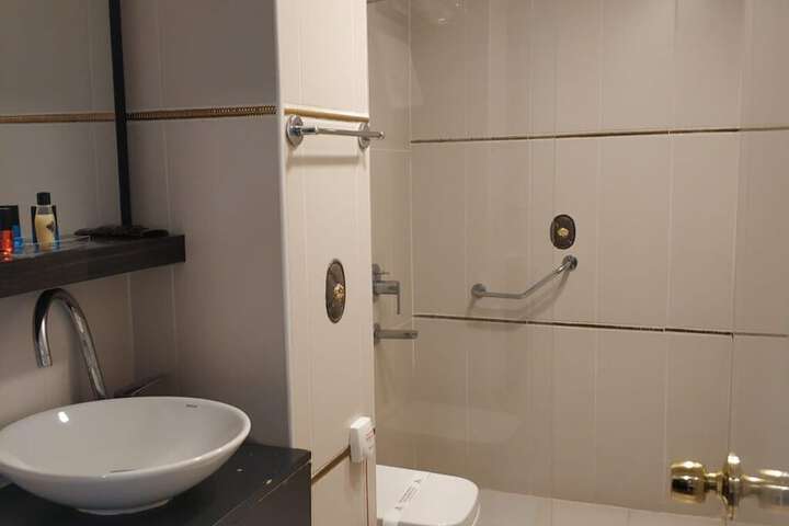 Room 12 of 20