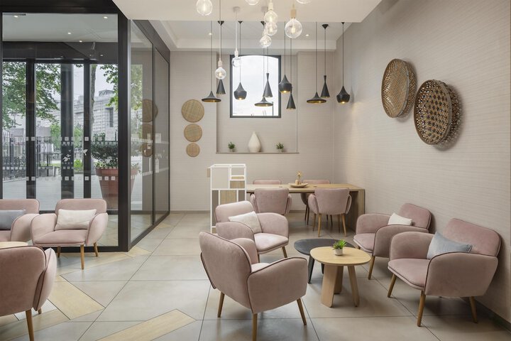 Entrance & Lobby