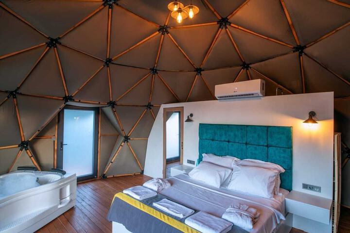 Room 2 of 17