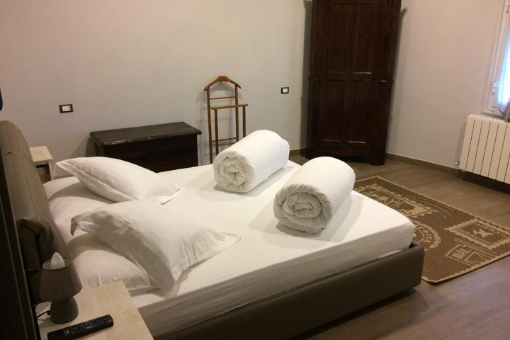 Room 5 of 13