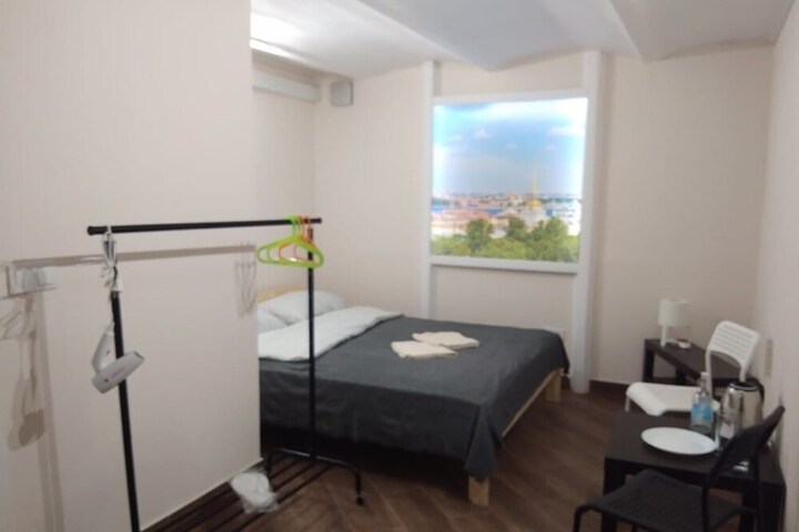 Room 2 of 7