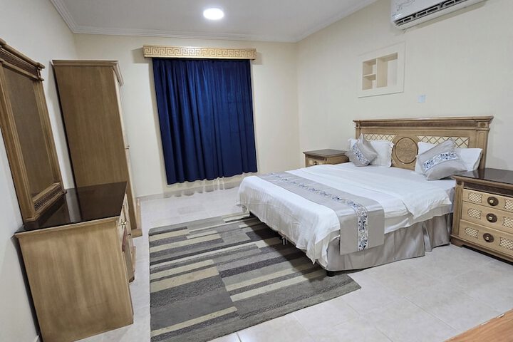 Room 11 of 33