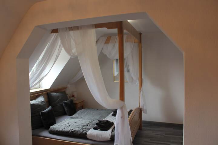 Room 4 of 53