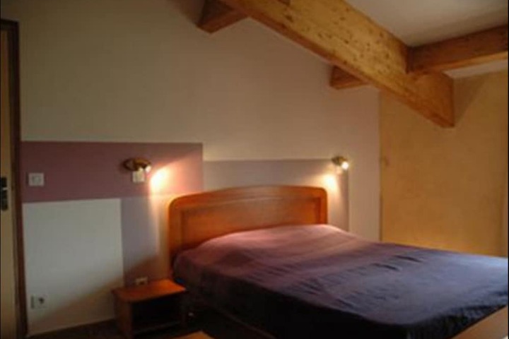 Room 9 of 21