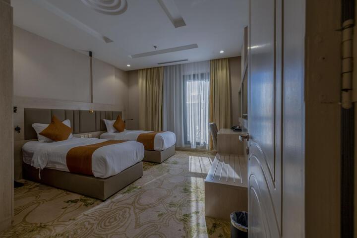 Room 12 of 17