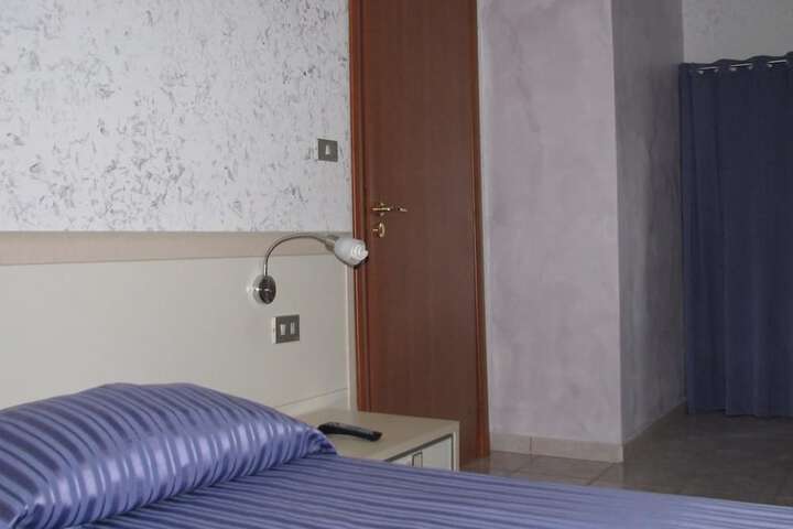 Room 5 of 46