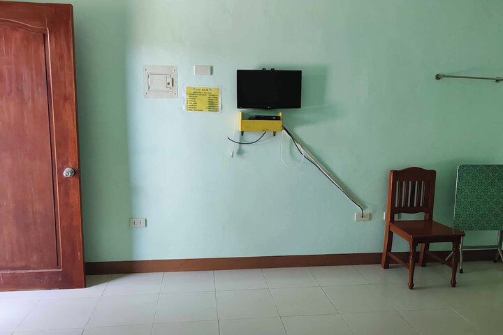 Room 11 of 24