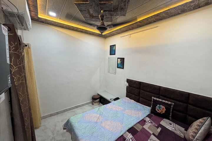 Room 15 of 36