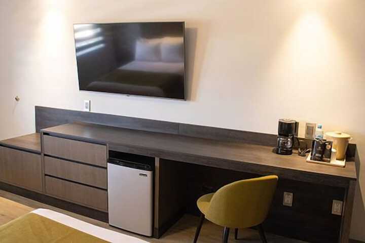 Room 32 of 64
