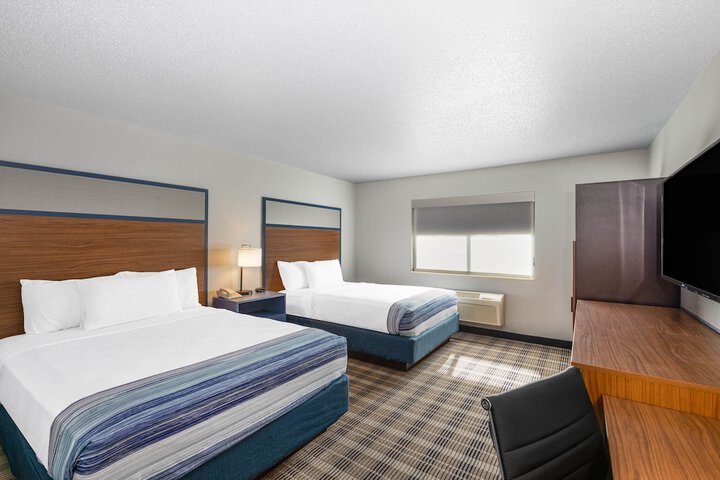 2 Queen Beds Deluxe Room (3 of 6)