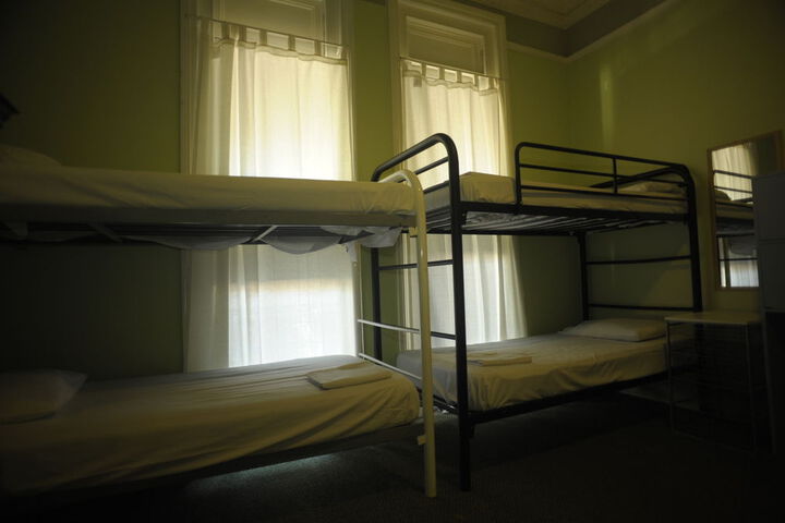 Room 13 of 34