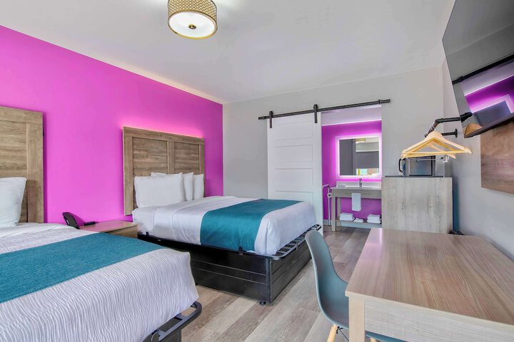 Room 6 of 36