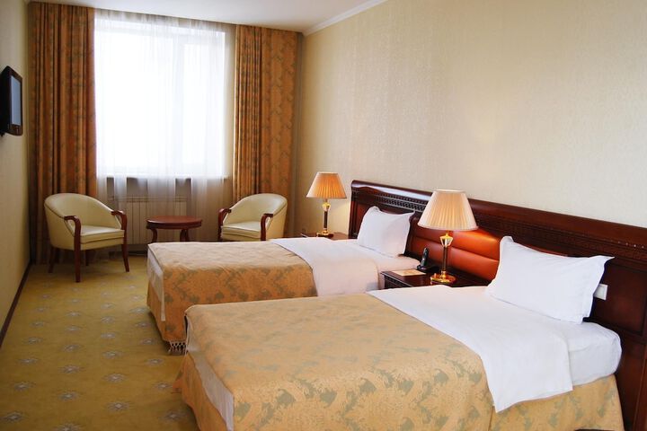 Room 4 of 38