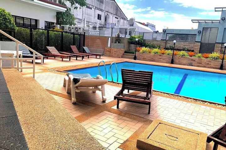 Pools & Facilities