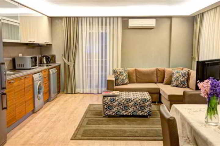 Room 3 of 10
