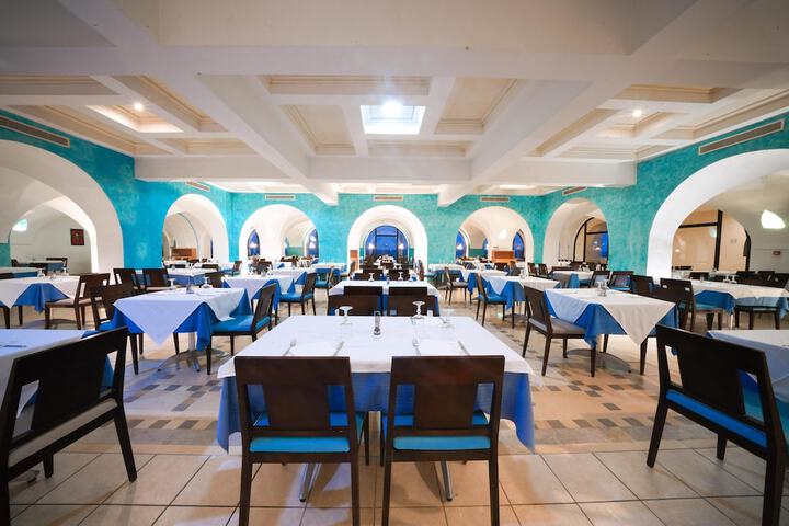 Dining 76 of 116