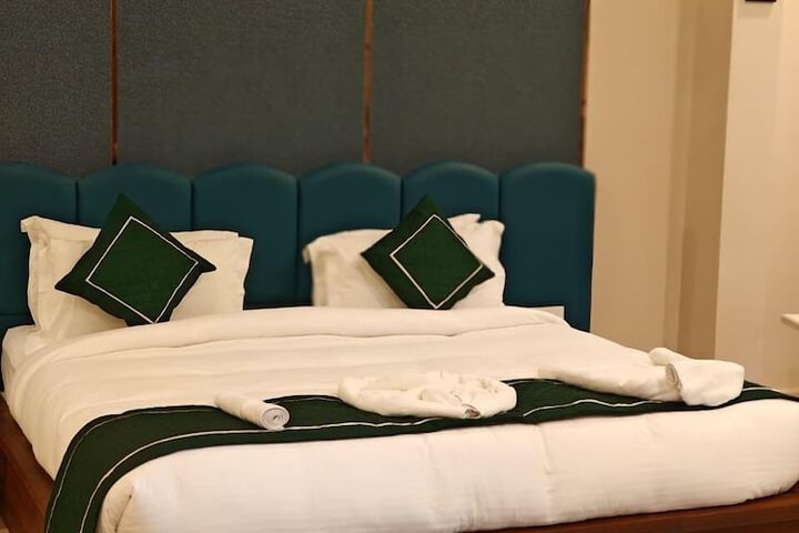 Room 6 of 30