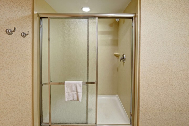 1 King Mobility Accessible with Tub (6 of 26)