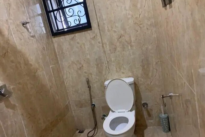 Room 8 of 31