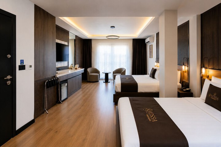 Room 34 of 76