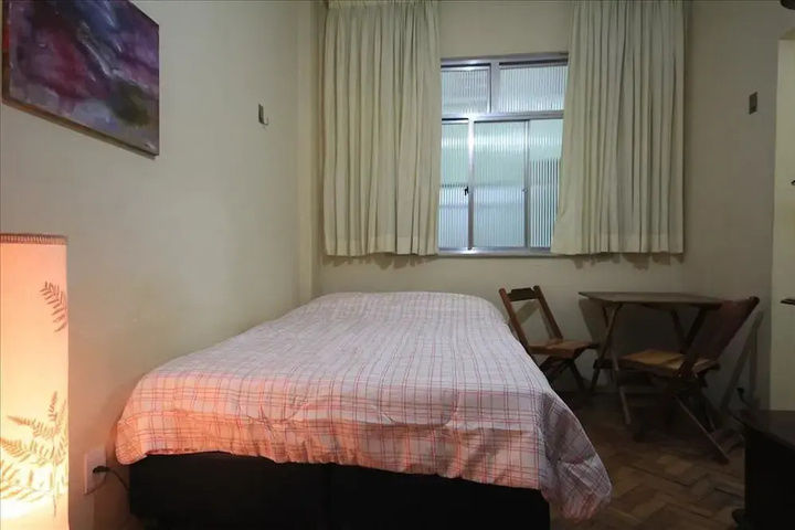 Room 7 of 18