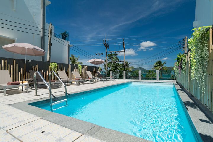 Pool 77 of 102