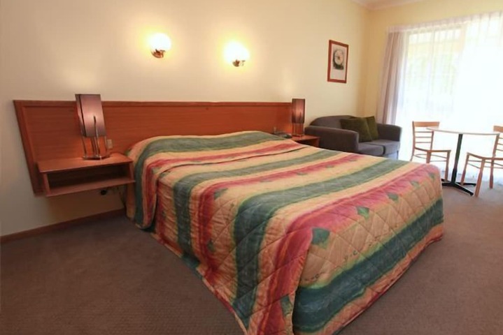 Room 2 of 43