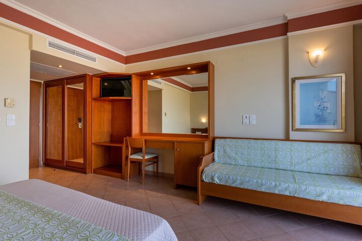 Room 32 of 234