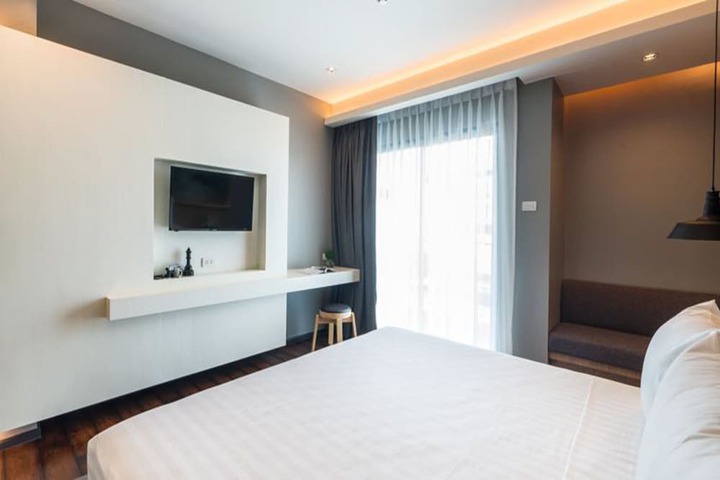 Room 8 of 36