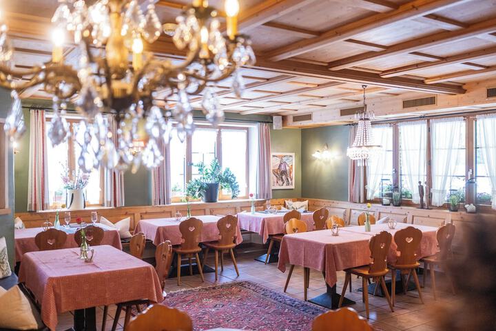 Dining 100 of 154