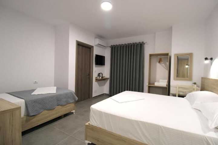 Room 4 of 86