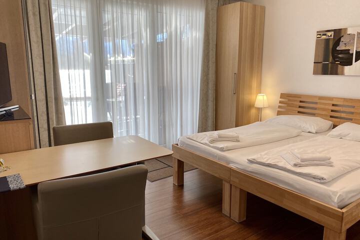 Room 10 of 160