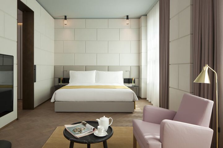 Room 86 of 241