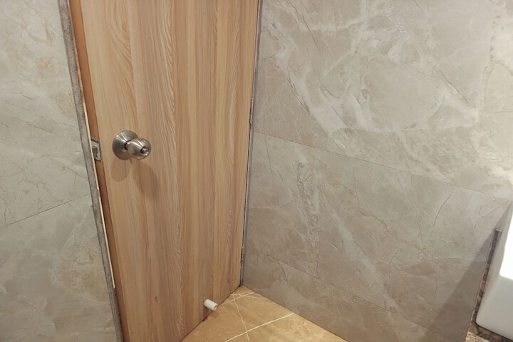 Room 11 of 65