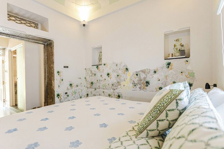 Room 10 of 22