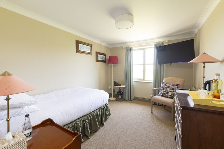 Room 21 of 122