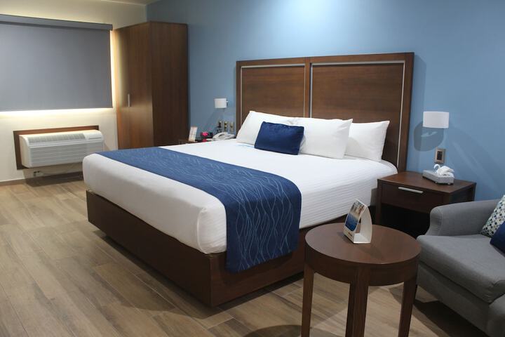 Exterior of Comfort Inn Monterrey Norte