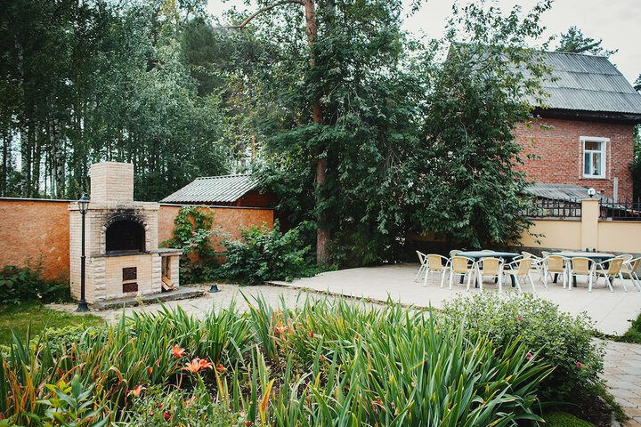 Hotel Exterior 80 of 89