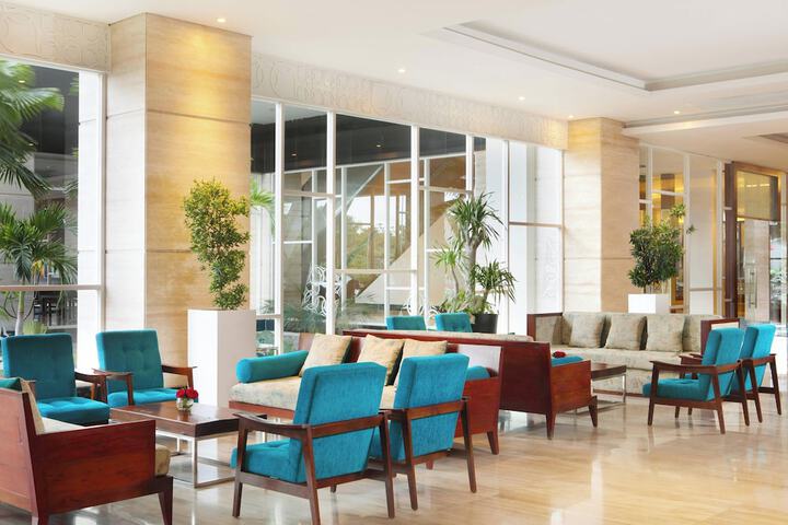 Entrance & Lobby